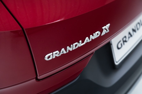 Opel Grandland X logo coffre