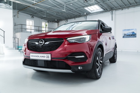 Opel Grandland X vue avant rouge