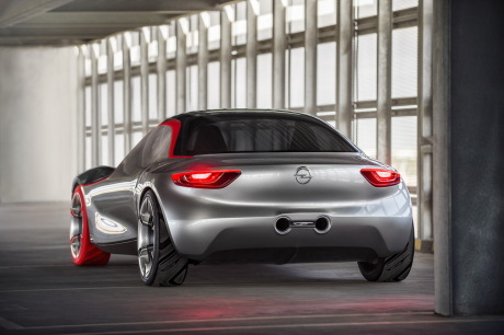 Opel GT Concept arrière feux allumés