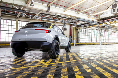 Opel GT X Experimental concept-car electric SUV rear view