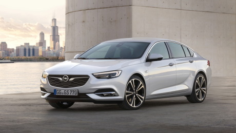 Opel Insignia Grand Sport vue avant couleur blanche