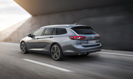 Opel Insignia Sports Tourer vue arrière couleur grise 2017