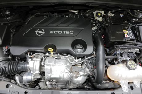Opel Insignia 2.0 biturbo diesel (salon de Francfort)