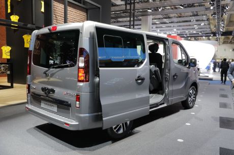 Opel Vivaro Tourer et Combi+ (salon de Francfort 2017)