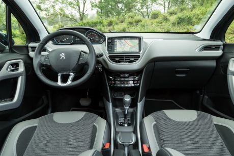 planche de bord Peugeot 2008