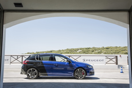 Peugeot 308 GTi 2017 profil coupe franche bleu