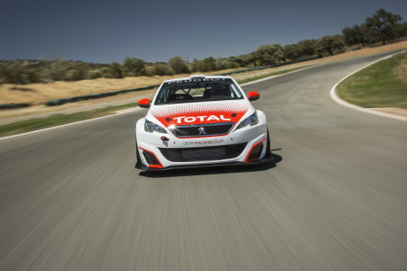 Peugeot 308 Racing Cup 2017 face avant