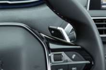 Peugeot 5008 palettes au volant