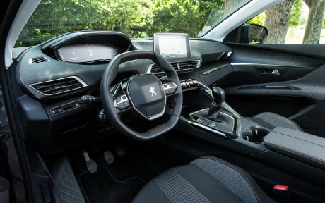 habitacle nouveau peugeot 5008 allure