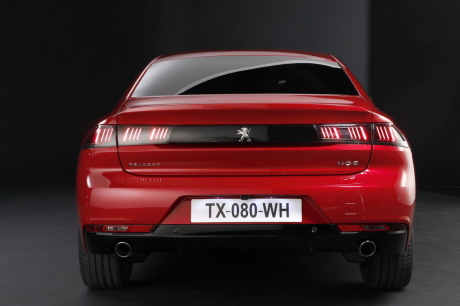 Peugeot 508 2 2018 vue arrière rouge