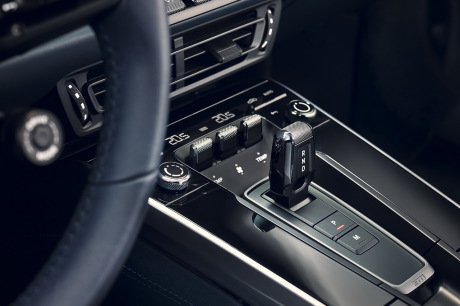 Porsche 911 992 automatic transmission 8 reported