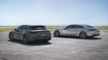 Porsche Panamera Sport Turismo et Porsche Panamera berline vues arrière