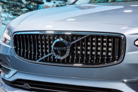Calandre Volvo S90