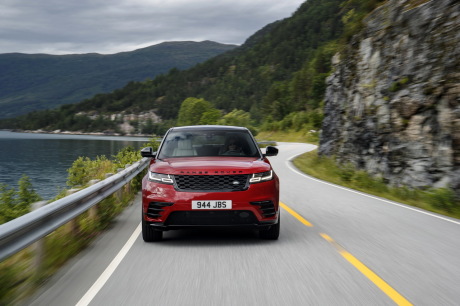 Land Rover Velar rouge face avant