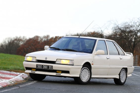 Renault 21 Turbo couleur blanche vue avant