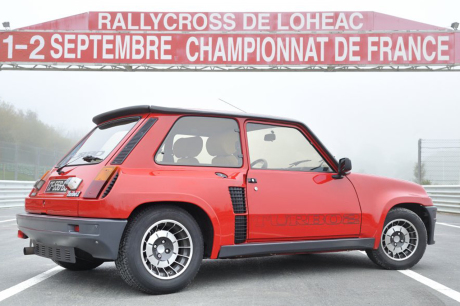 Renault 5 Turbo couleur rouge vue arrière