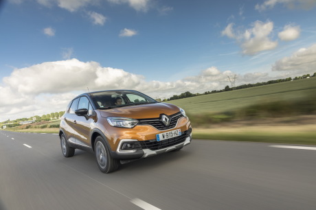 Renault Captur Intens orange 2017 vue avant droite