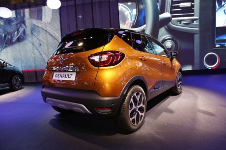 3/4 arriere renault captur restyle au salon de geneve 2017