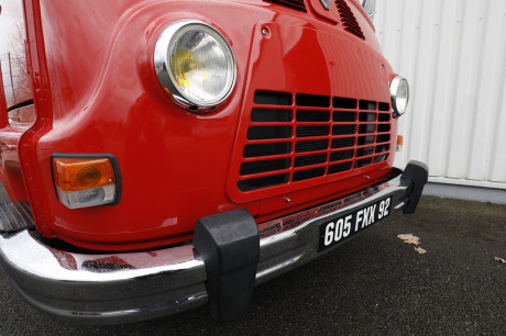 Renault Estafette 1980 rouge calandre