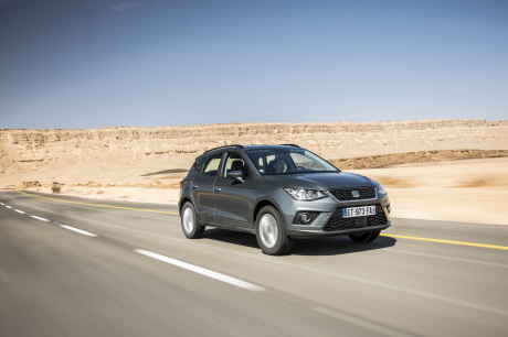Seat Arona gris travelling avant droit