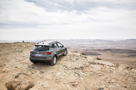 Seat Arona gris statique arrière droit