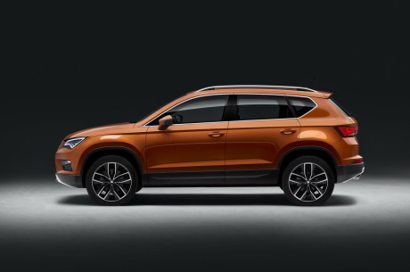 Seat Ateca 2016 vue de profil couleur orange