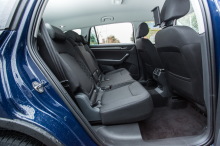 La sellerie du Kodiaq Active présente un tissu assez épais pour résister longtemps. Contrairement à la finition Ambition, il n'y a pas de soutien lombaire.