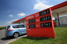 Panneau affichage prix des carburants dans une station-service