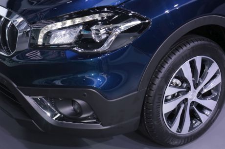 Suzuki S-Cross mondial paris 2016 phares