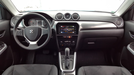 Suzuki Vitara Pack 2016 vue de la planche de bord avec boîte automatique