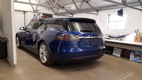 Tesla Model S Shooting Brake vue arrière bleue QWest Norfolk