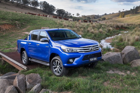 txt_toyota-hilux-2016-01_1.jpg