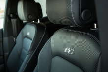 La sellerie R-Line est spécifique. Elle est à la fois belle et confortable.