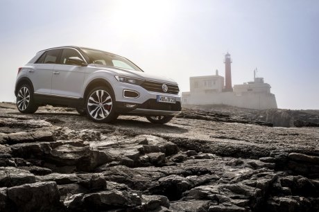 Vue extérieure 3/4 AV Volkswagen T-Roc 2.0 TSI 4Motion DSG6