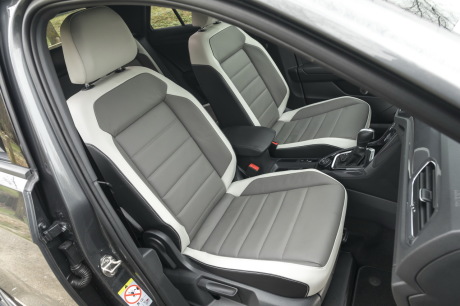 volkswagen t roc first edition