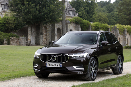 Volvo XC60 2017 vue avant marron