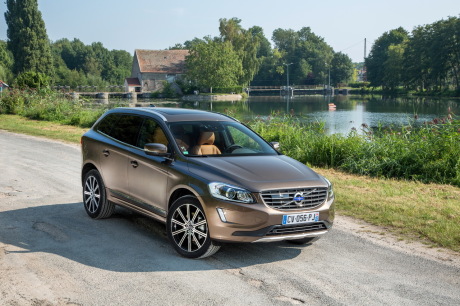 Volvo XC60 1 vue avant marron