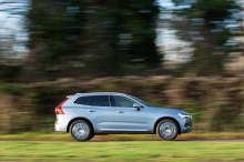 VOLVO XC60 D4 2019 on the street