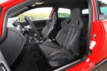 Volkswagen Golf GTI Clubsport 2016 rouge vue des sièges baquets recaro en option