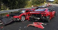 Crash de Ferrari sur une autoroute japonaise