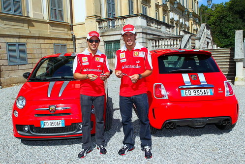 Alonso et Massa en Fiat 500