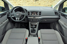 Le nouveau Volkswagen Sharan face au leader du marché, Renault Espace