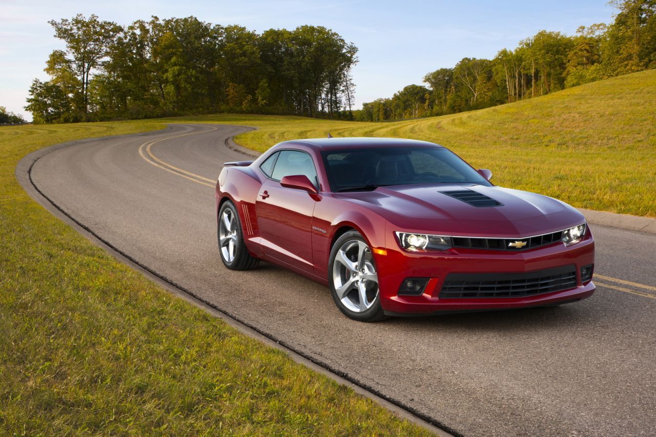 Chevrolet Camaro 2014 : nouveau visage pour la Camara restylée