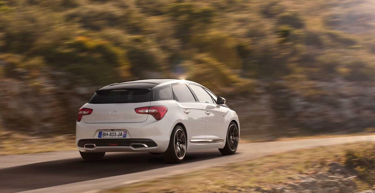 Citroën équipe la DS5 du nouveau moteur 2.0 BlueHDi 180 chevaux