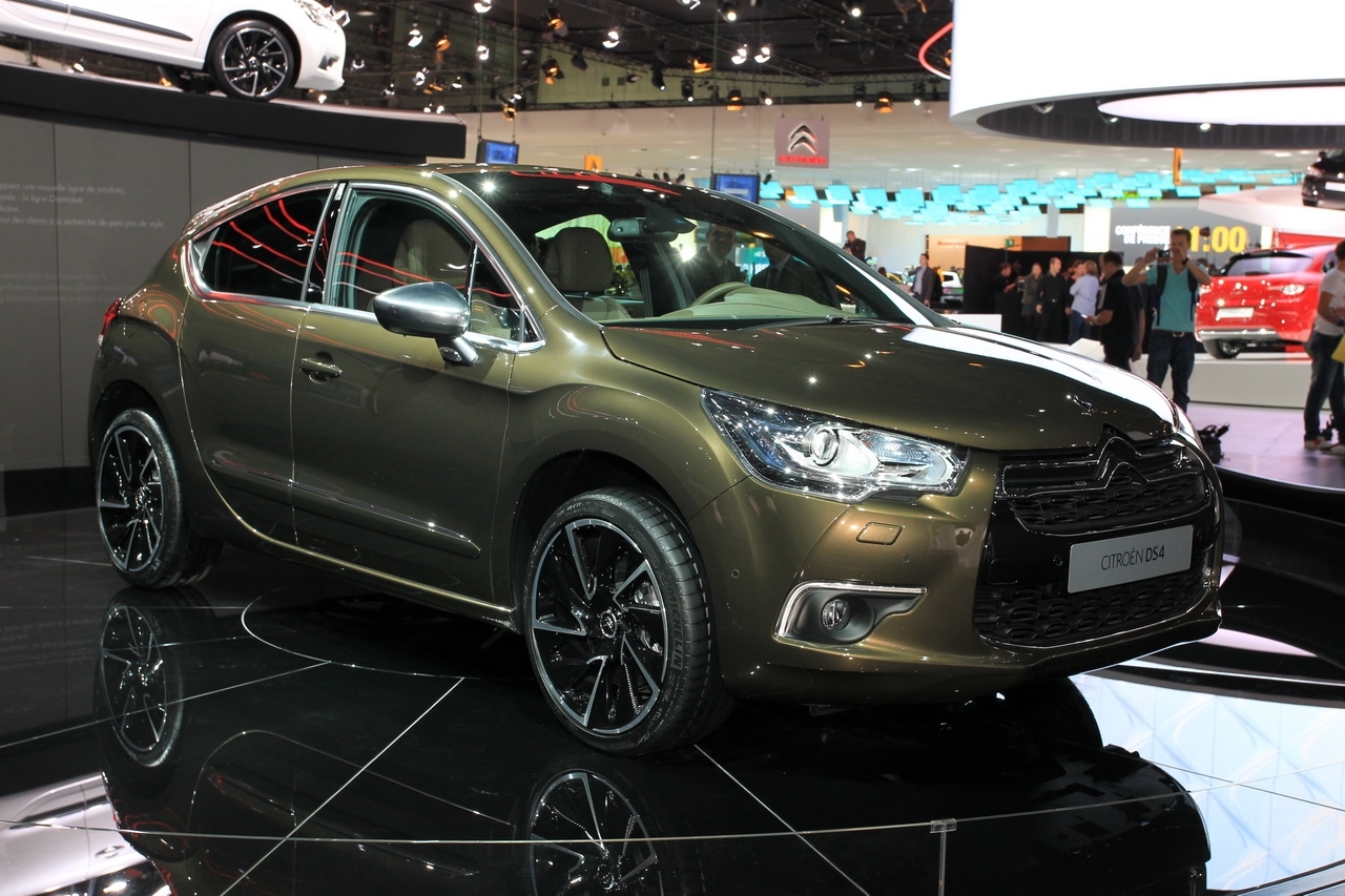 Citroën dévoile la DS4 !