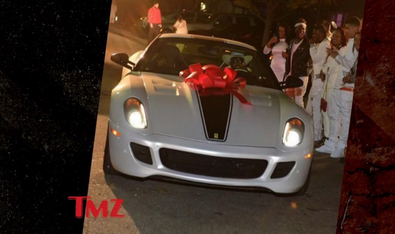 Insolite : une Ferrari 599 GTO et un BMW X4... pour ses 16 ans