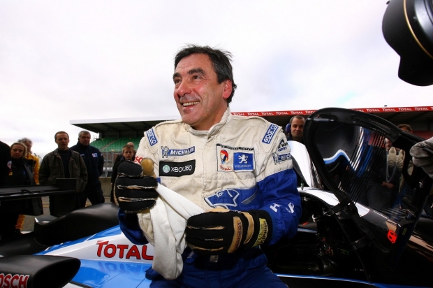 Evenements FrançoIs FIllon S'offre Une Balade En Peugeot 908
