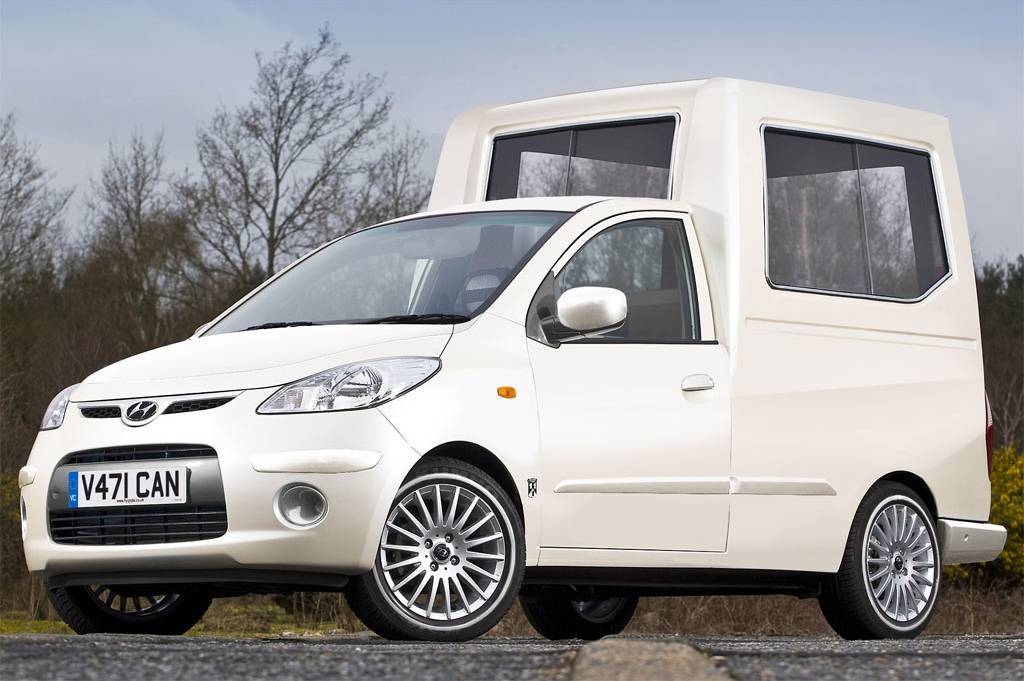 SCOOP : Voici la nouvelle Papamobile
