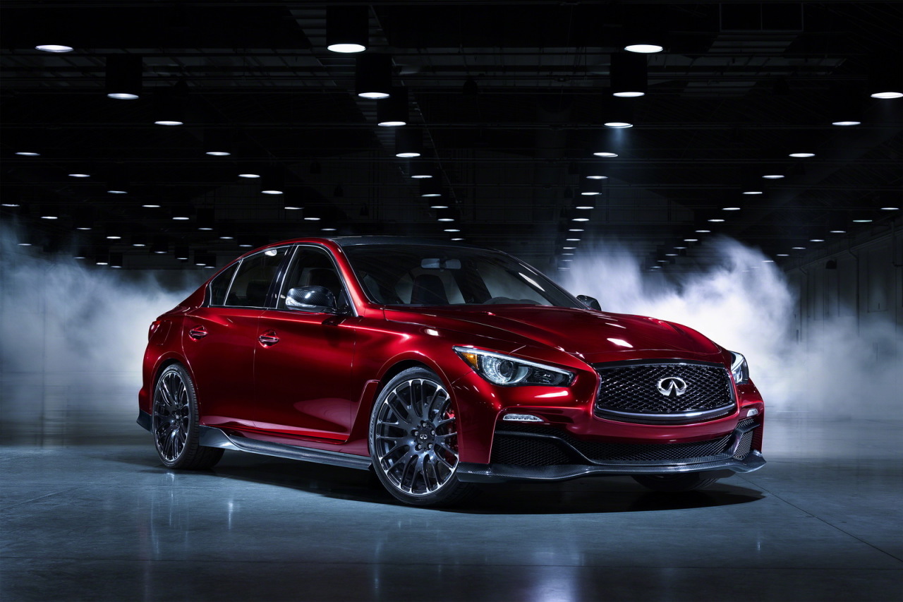 Infiniti Q50 Eau Rouge : une future sportive de plus de 500 ch