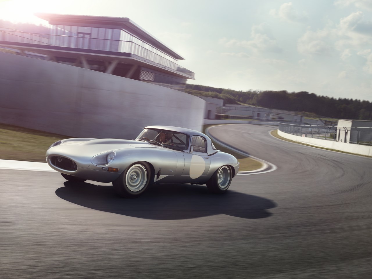 Jaguar Type E Lightweight : du neuf avec du vieux